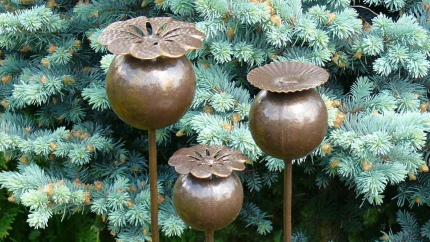 декор в саду таунхауса